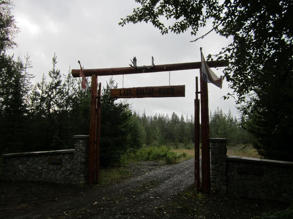 Ldr Lodge - Last Dollar Ranch Смитерс Экстерьер фото
