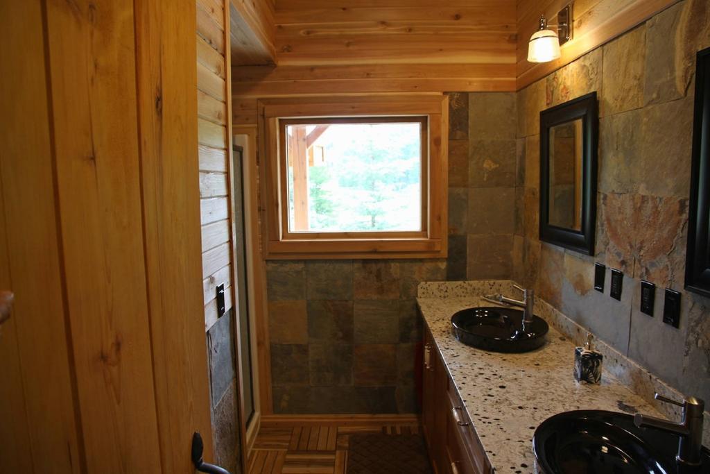 Ldr Lodge - Last Dollar Ranch Смитерс Экстерьер фото