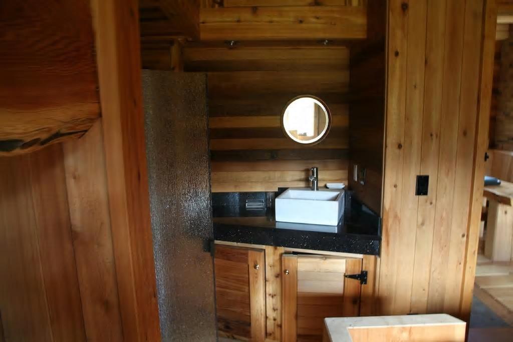 Ldr Lodge - Last Dollar Ranch Смитерс Экстерьер фото