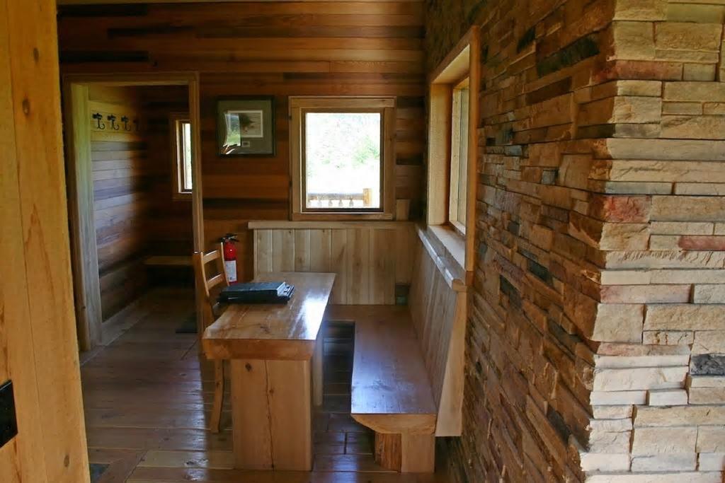 Ldr Lodge - Last Dollar Ranch Смитерс Экстерьер фото